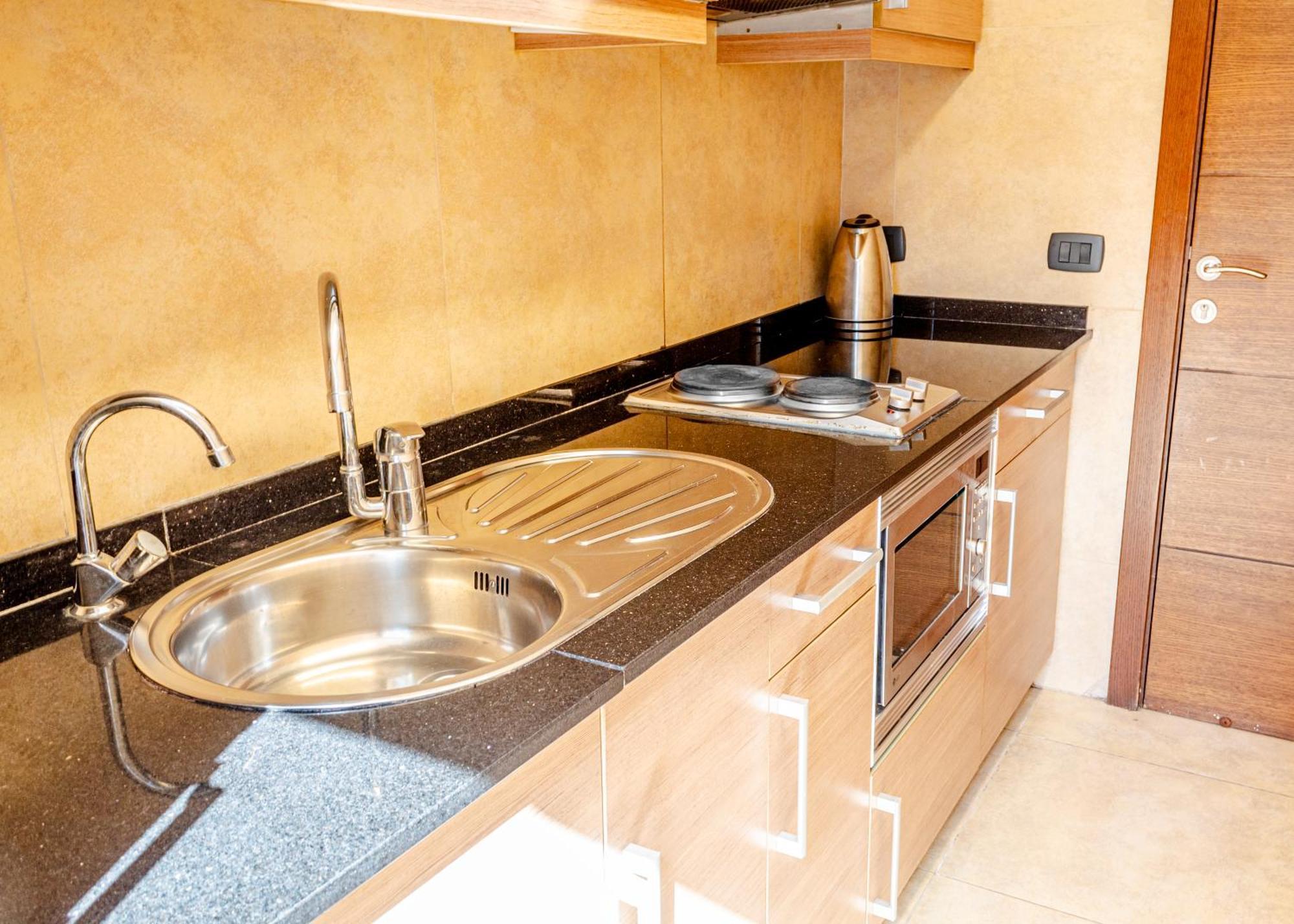 Britannia Suites Бейрут Экстерьер фото